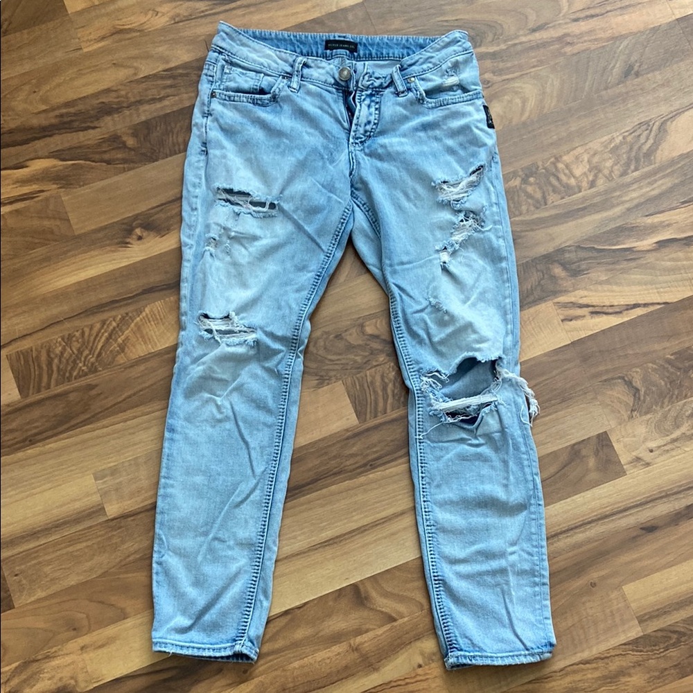 Women’s Light Blue Distressed Jeans